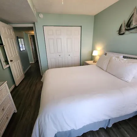 North Shore Inn Tc 102